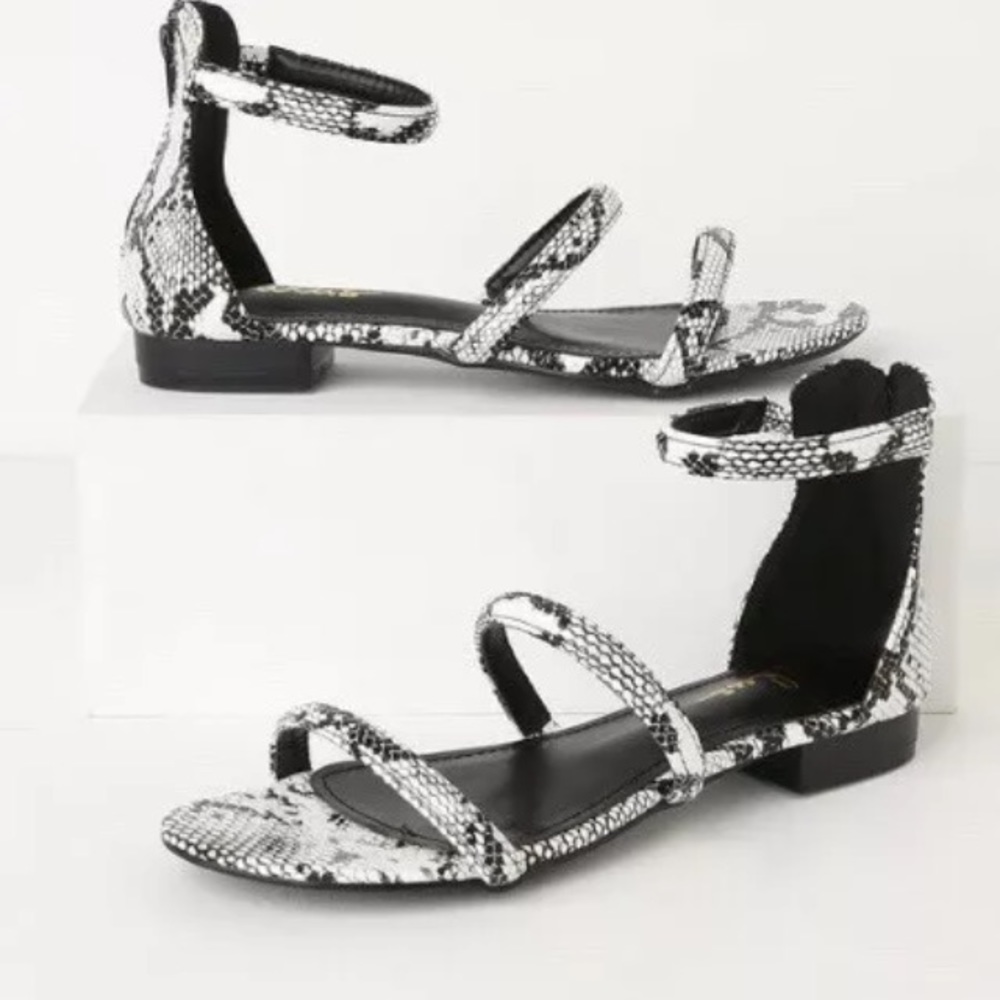 Lulus Snake skin Flat Sandals shoes 7.5